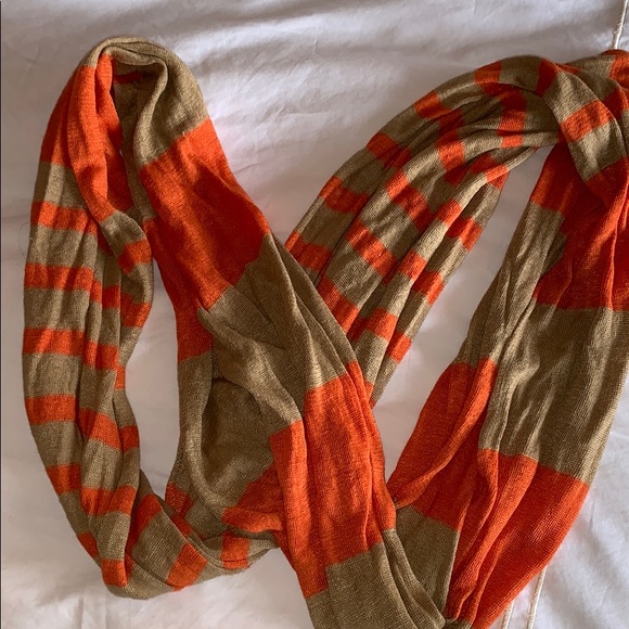 Unique Loop Scarf - Picture 3 of 3